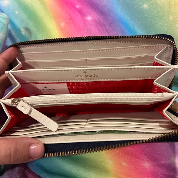 Kate spade large zip around wallet - Picture 3 of 3